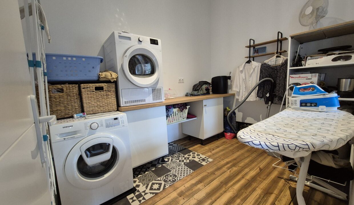 MAISON Ville 7 Pieces Toute Rénovée Foyer cocon pour Famille (3)