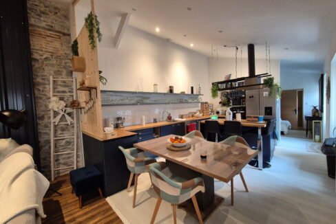 MAISON Ville 7 Pieces Toute Rénovée Foyer cocon pour Famille (5)