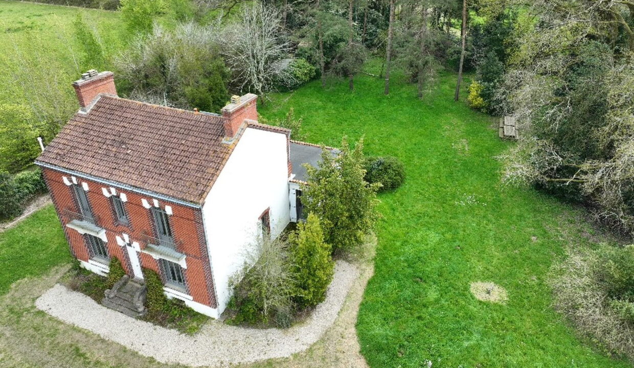 Maison, 10 pièce(s)- CHAUMES-EN-RETZ -1