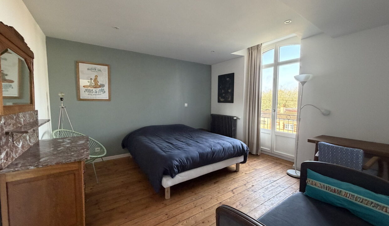 Maison, 10 pièce(s)- CHAUMES-EN-RETZ -10