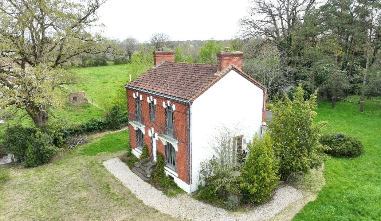 Maison, 10 pièce(s)- CHAUMES-EN-RETZ -18