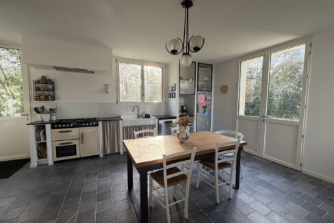 Maison, 10 pièce(s)- CHAUMES-EN-RETZ -21