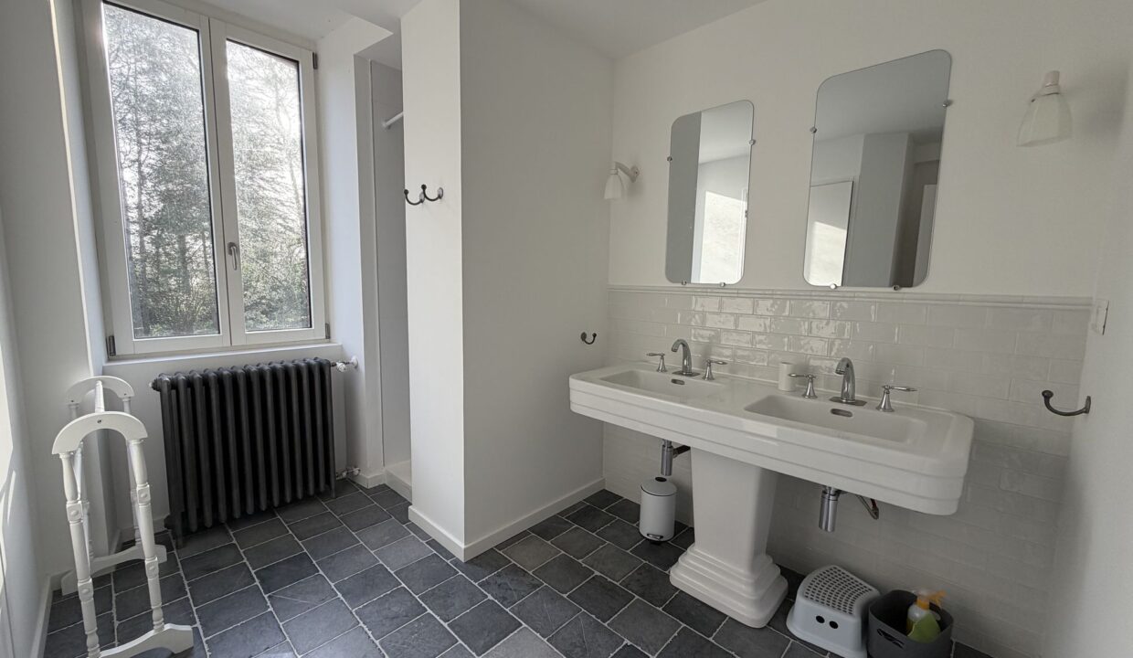 Maison, 10 pièce(s)- CHAUMES-EN-RETZ -23