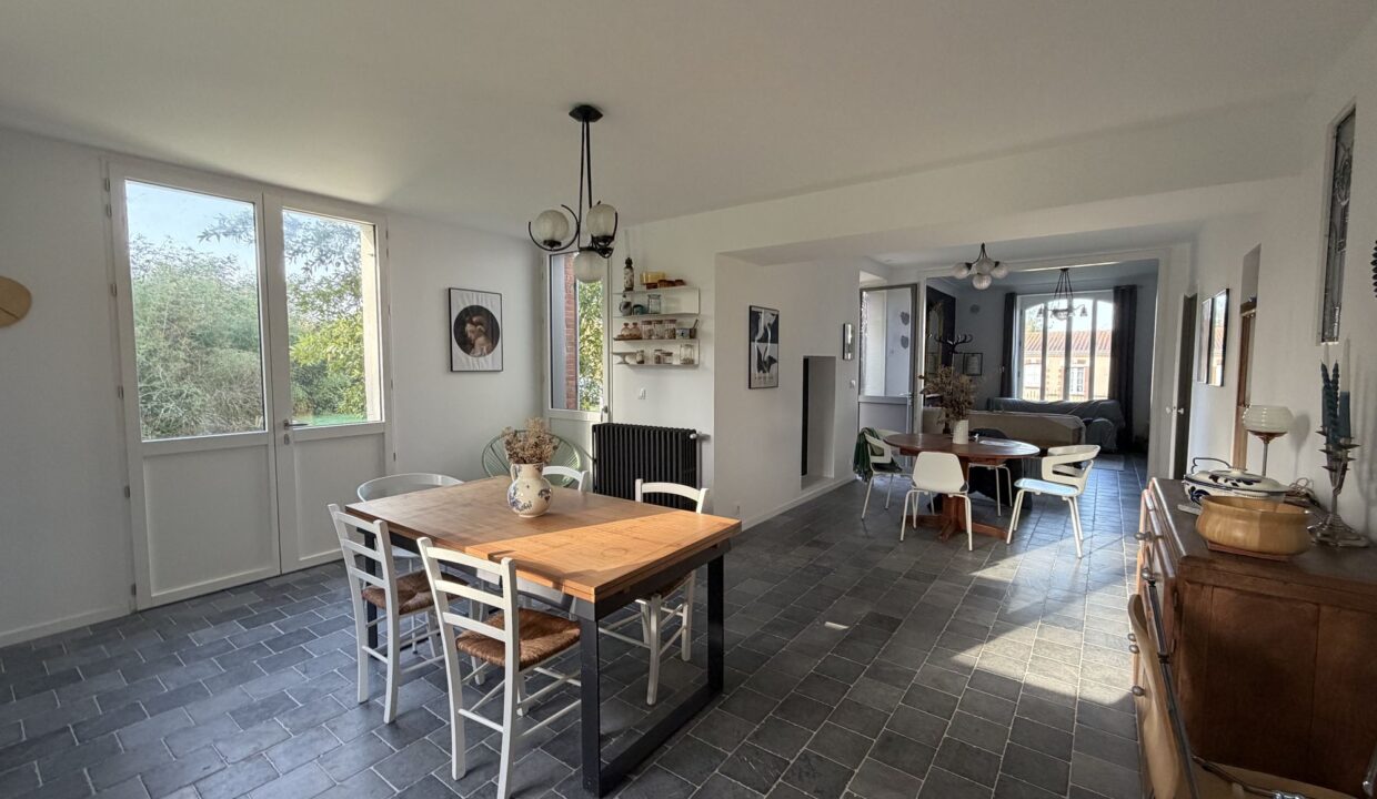 Maison, 10 pièce(s)- CHAUMES-EN-RETZ -24