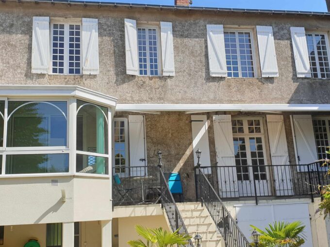 VENTE Magnifique DEMEURE BORD de Loire, 3 chambres + bureau sur 3 etages de 170 m² habitable PAIMBOEUF (44560)