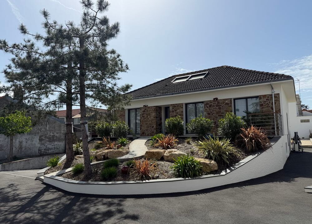 b-IMMO PORNIC MAISON 195 M² 8 PIÈCES 5 CHAMBRES CENTRE PORNIC