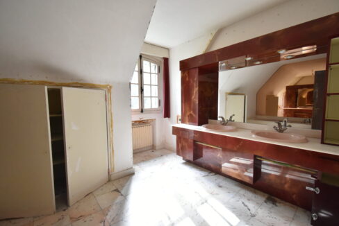 Orvault Petit-Chantilly - Maison de 230 m2 à rénover sur terrain de 3500 m2 (10)