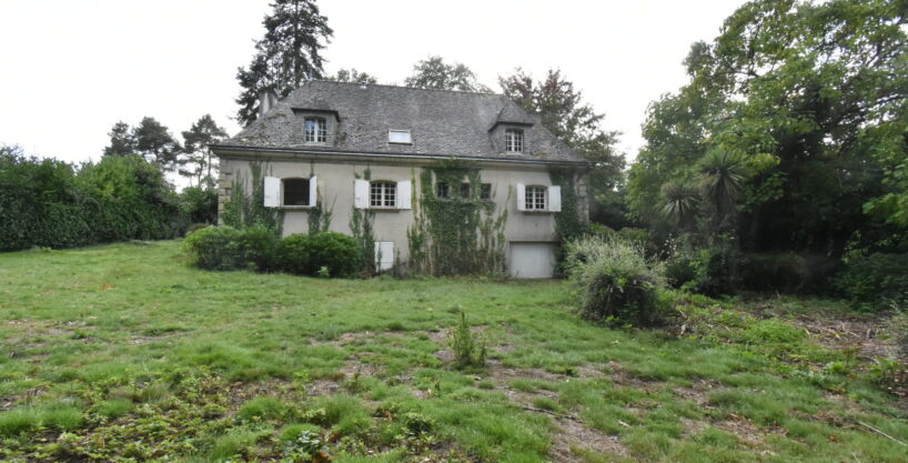 Orvault Petit-Chantilly - Maison de 230 m2 à rénover sur terrain de 3500 m2