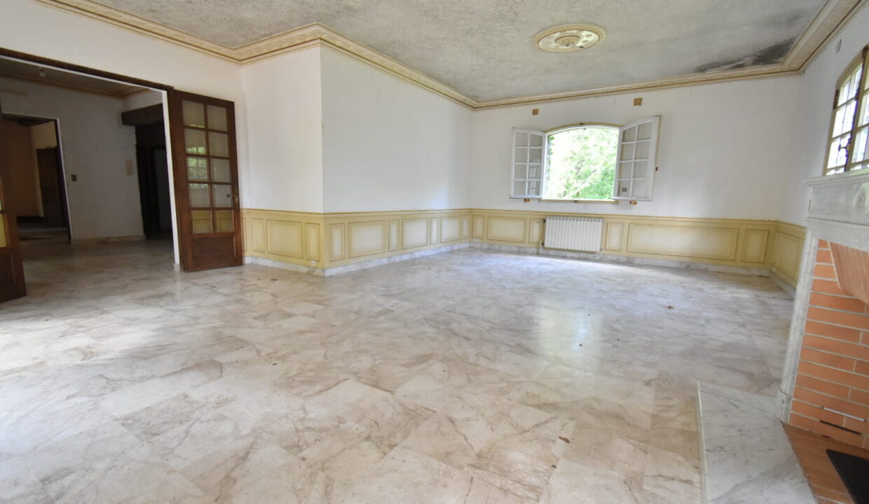 Orvault Petit-Chantilly - Maison de 230 m2 à rénover sur terrain de 3500 m2 (12)
