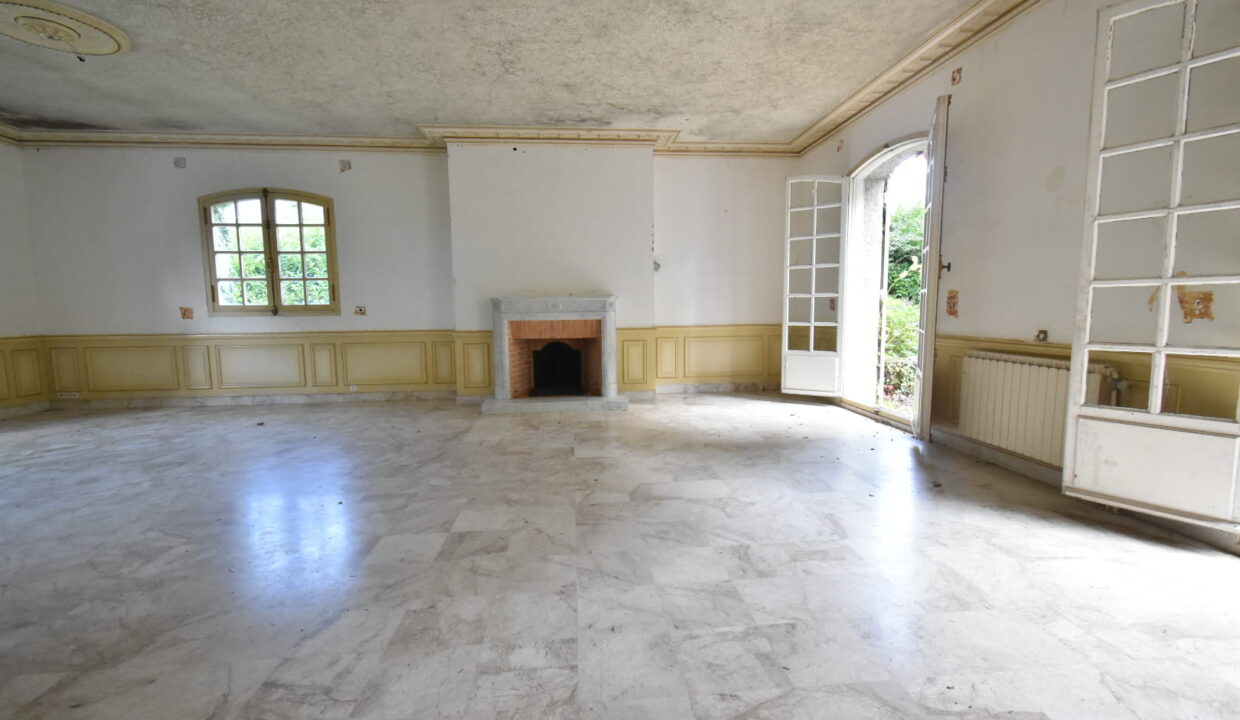 Orvault Petit-Chantilly - Maison de 230 m2 à rénover sur terrain de 3500 m2 (3)