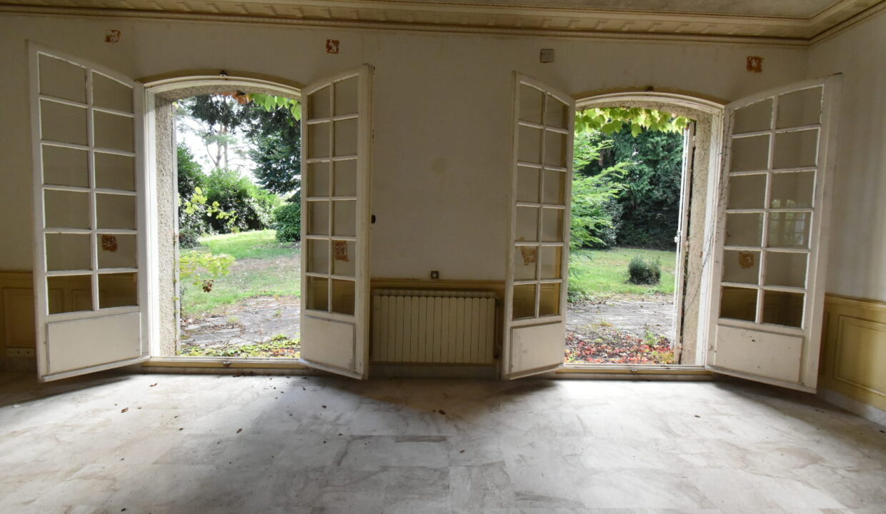 Orvault Petit-Chantilly - Maison de 230 m2 à rénover sur terrain de 3500 m2 (6)