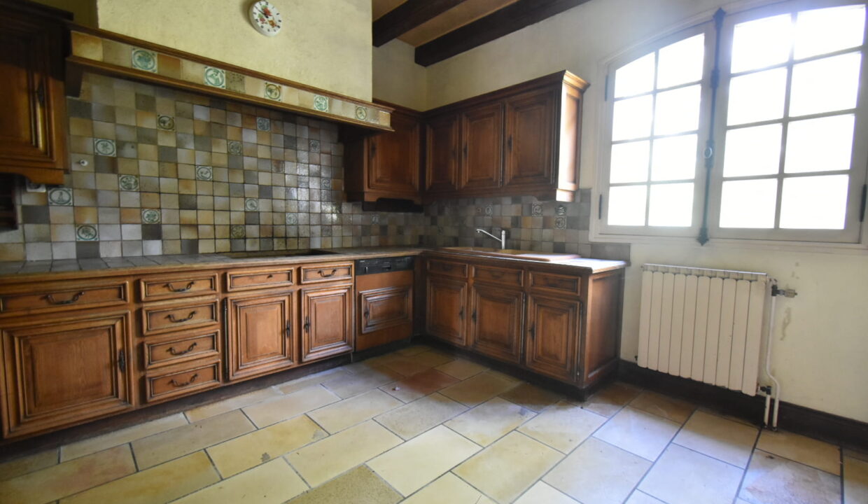 Orvault Petit-Chantilly - Maison de 230 m2 à rénover sur terrain de 3500 m2 (8)