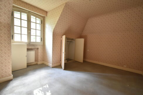 Orvault Petit-Chantilly - Maison de 230 m2 à rénover sur terrain de 3500 m2 (9)